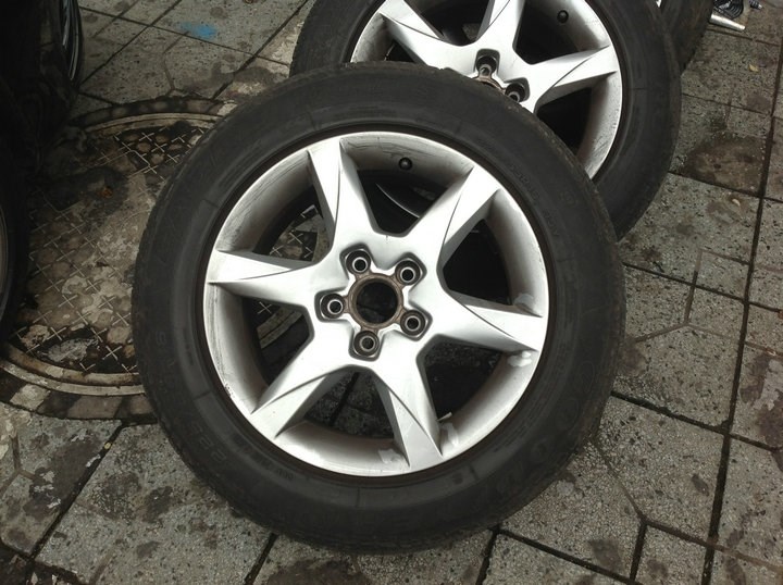 奧迪A6L 原車16寸 升級 極速18寸電鍍大腳 換裝作業(yè) (9)