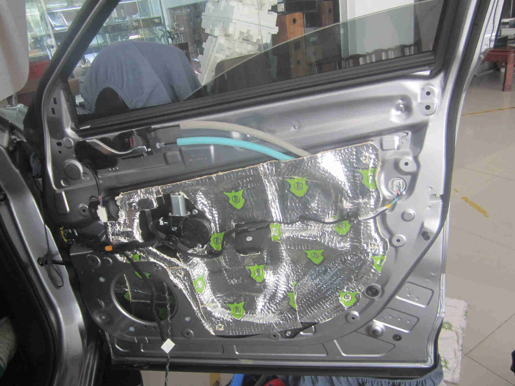 马自达CX5音响改装-门板隔音2