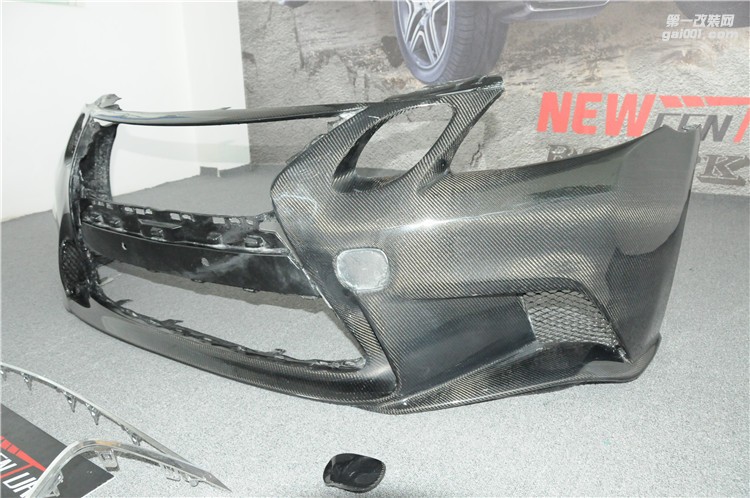 （大胆尝试）雷克萨斯GS改装碳纤维前杠实车亮相展示 后杠尾翼套件