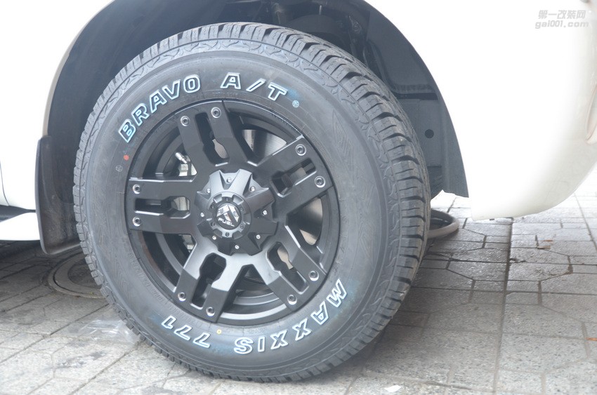 日產(chǎn) 途樂 換裝18寸越野輪轂 配285 65 18 (13)