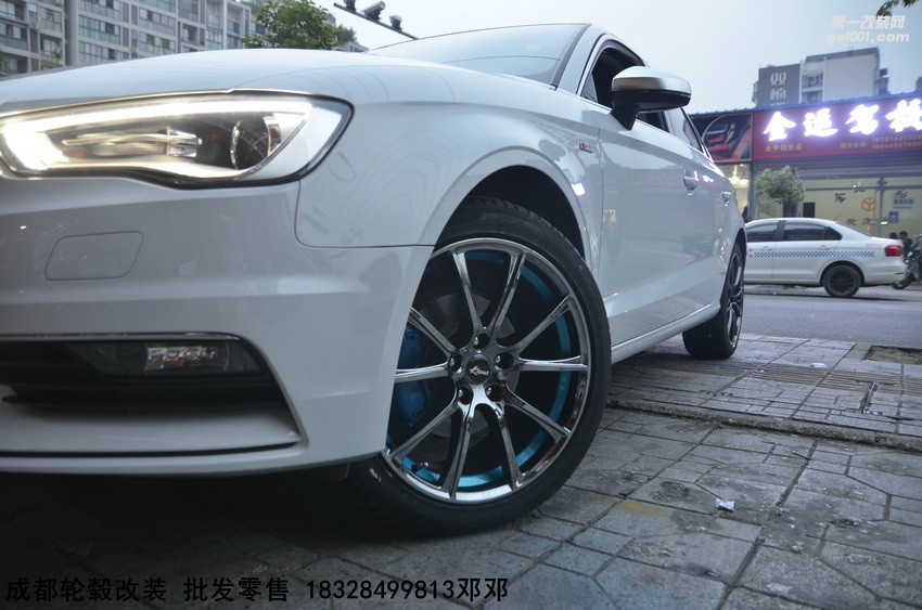 奧迪A3 升級18寸K310 黑電鍍藍邊 (2)