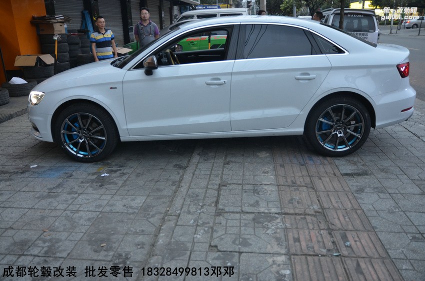 奧迪A3 升級18寸K310 黑電鍍藍邊 (8)