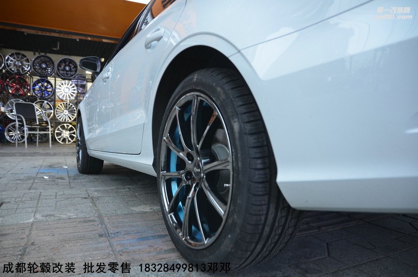 奧迪A3 升級18寸K310 黑電鍍藍邊 (13)