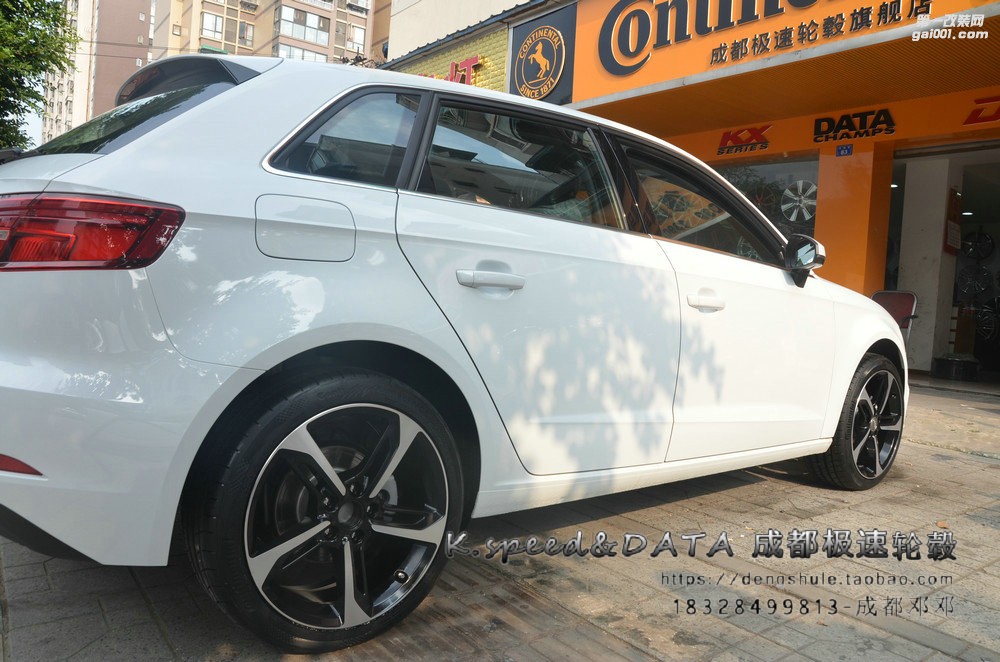 奧迪A3 升級(jí)18寸 雅泛迪 刀鋒輪轂 黑色車面 (8)