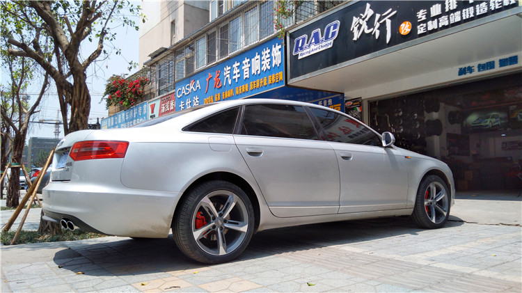 奧迪A6L改裝原廠款18寸刀鋒輪轂四出排氣尾喉