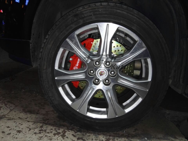 凱迪拉克SRX改裝Brembo前六后四剎車套件