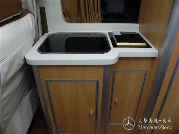 九華房車—奔馳斯賓特 九華房車—奔馳斯賓特