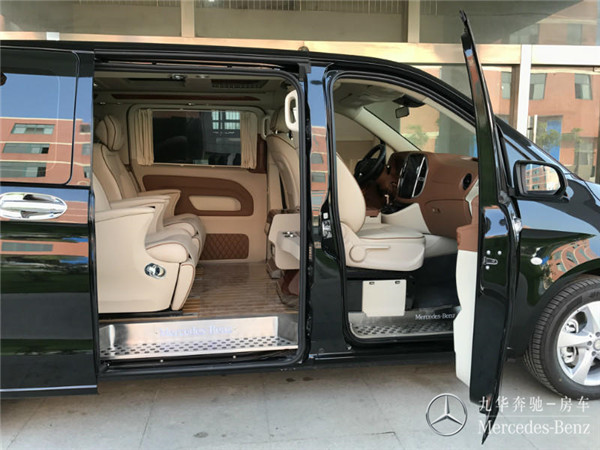 奔馳房車—新威霆商務房車