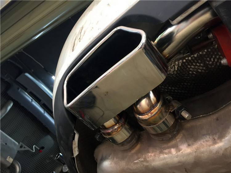 寶馬528GT改裝方口尾喉套件原廠雙邊后唇