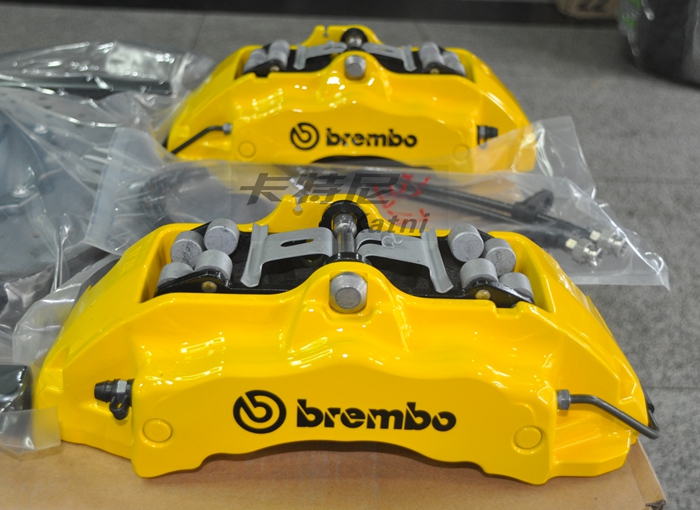 成都銳志改裝BREMBO卡宴款六活塞剎車套件