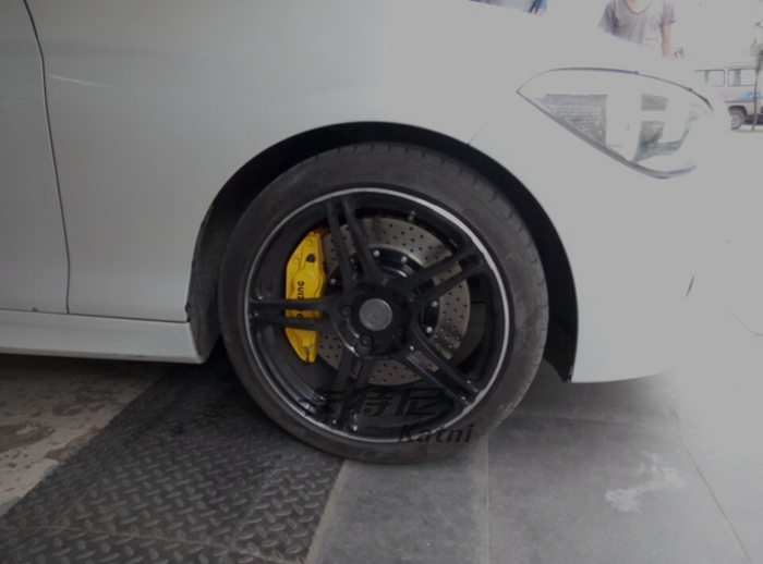 成都寶馬118改裝AP7040六活塞剎車套件