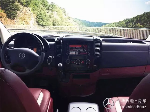 九華房車—進(jìn)口奔馳房車