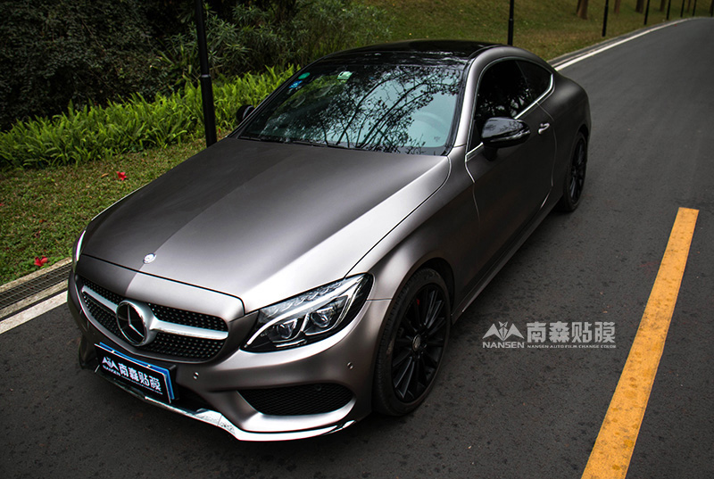 奔馳C300汽車(chē)改色,奔馳C300改色貼膜,奔馳C300車(chē)身改色,奔馳C300汽車(chē)改色加盟,奔馳C300南森改色貼膜,奔馳C300汽車(chē)改色培訓(xùn)