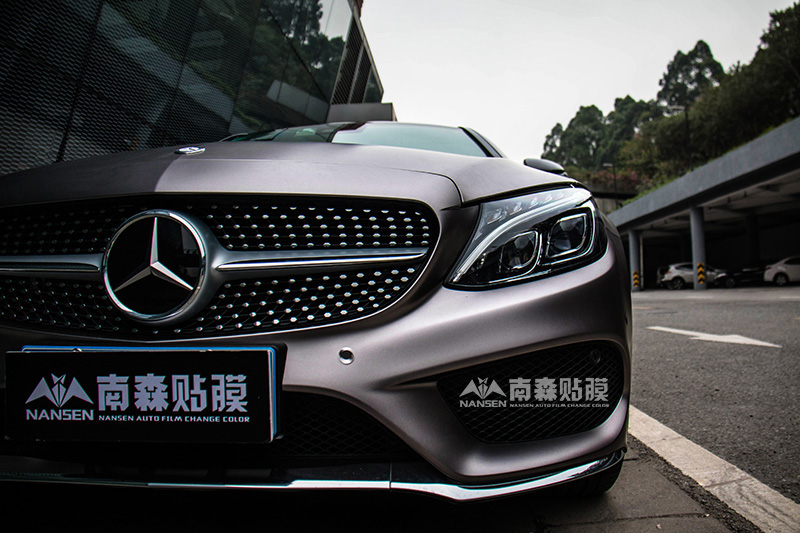 奔馳C300汽車(chē)改色,奔馳C300改色貼膜,奔馳C300車(chē)身改色,奔馳C300汽車(chē)改色加盟,奔馳C300南森改色貼膜,奔馳C300汽車(chē)改色培訓(xùn)