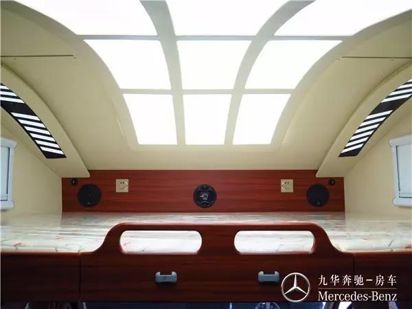 奔馳旅居房車