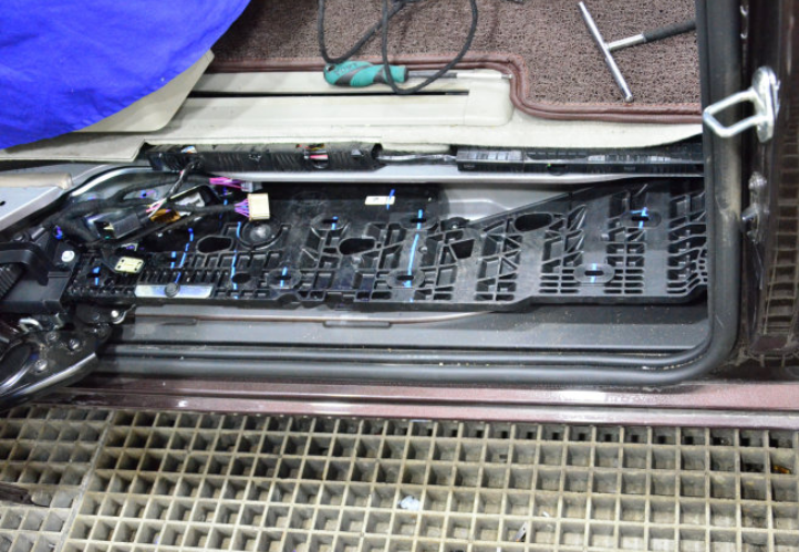 別克gl8電動中門改裝