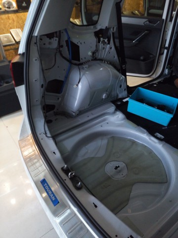 濟(jì)寧市專業(yè)汽車音響改裝鄒城大班汽車音響改裝途安L隔音降噪工程 1522314058805104.jpg