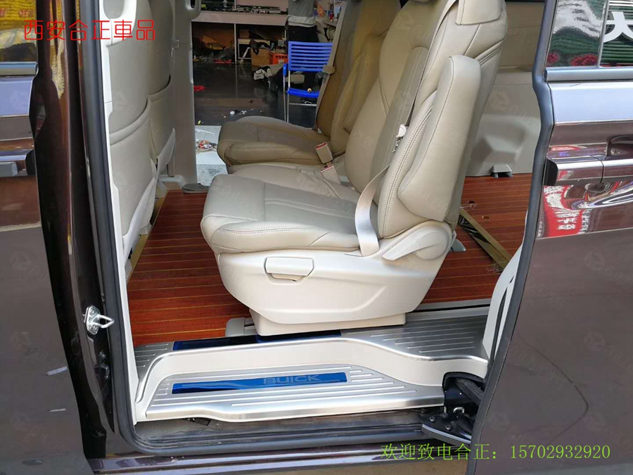 別克GL8木地板加前排軟包 (2).jpg