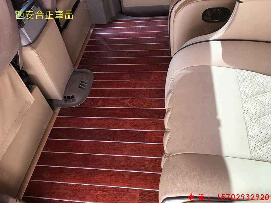 奔馳唯雅諾 (1).jpg