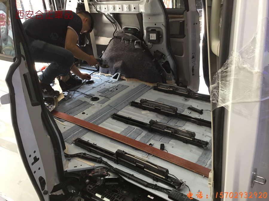 別克gl8改裝米地板 (9).JPG