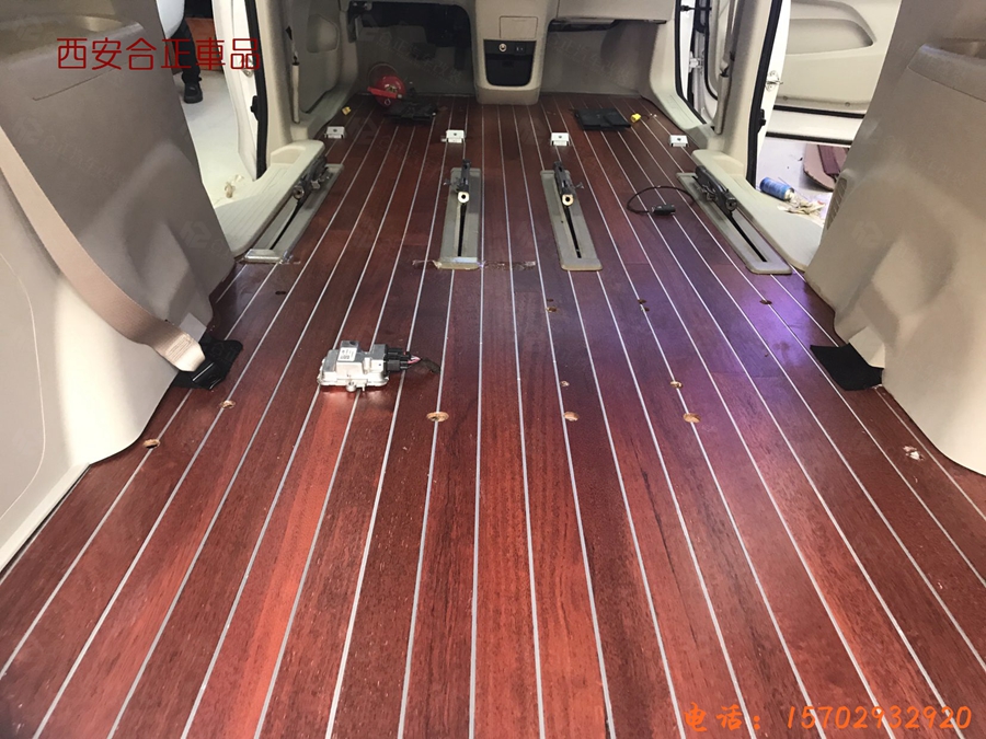 別克gl8改裝米地板 (13).JPG