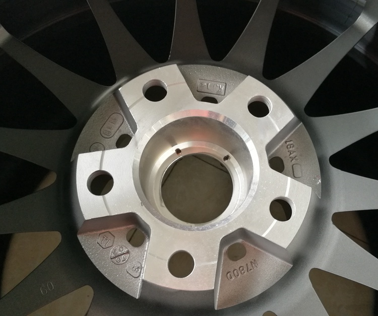成都凱迪拉克ATSL輪轂改裝雅泛迪N780