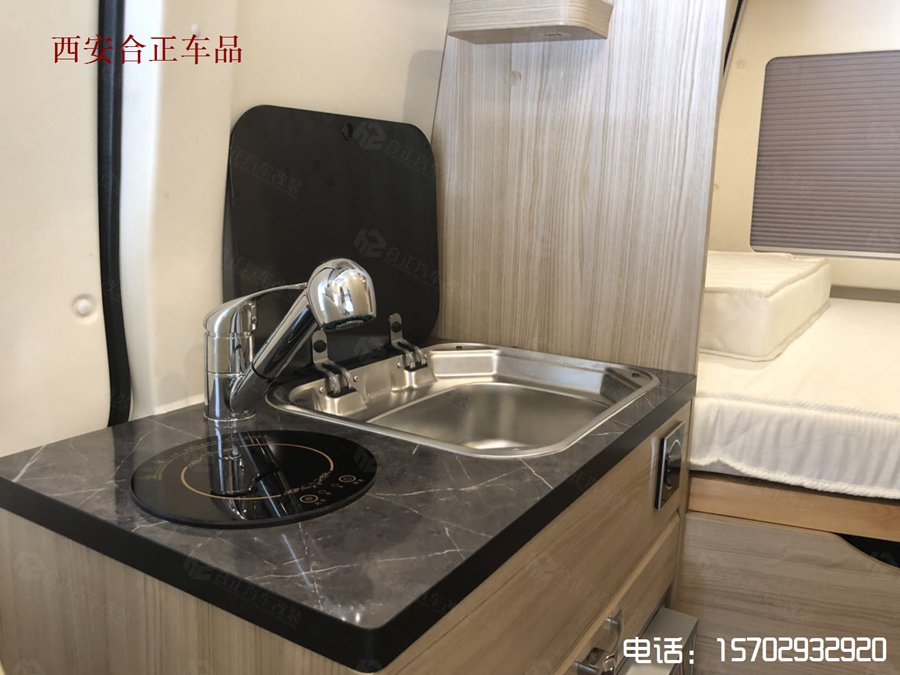 大通V80改房車內(nèi)飾 (10).jpg