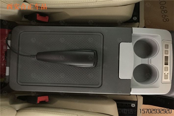 奔馳威霆內(nèi)飾改裝 (12).jpg