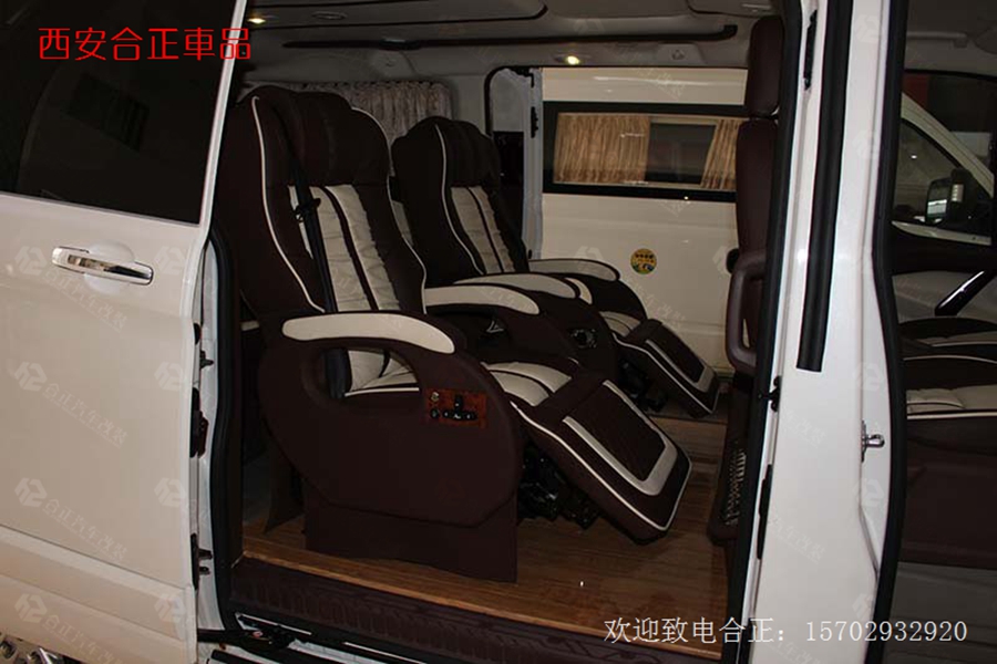 福特途睿歐內(nèi)飾改裝 (4).JPG