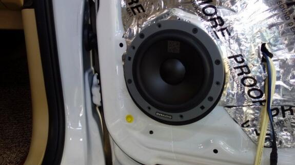 丹麥丹拿232中低音喇叭的安裝近照