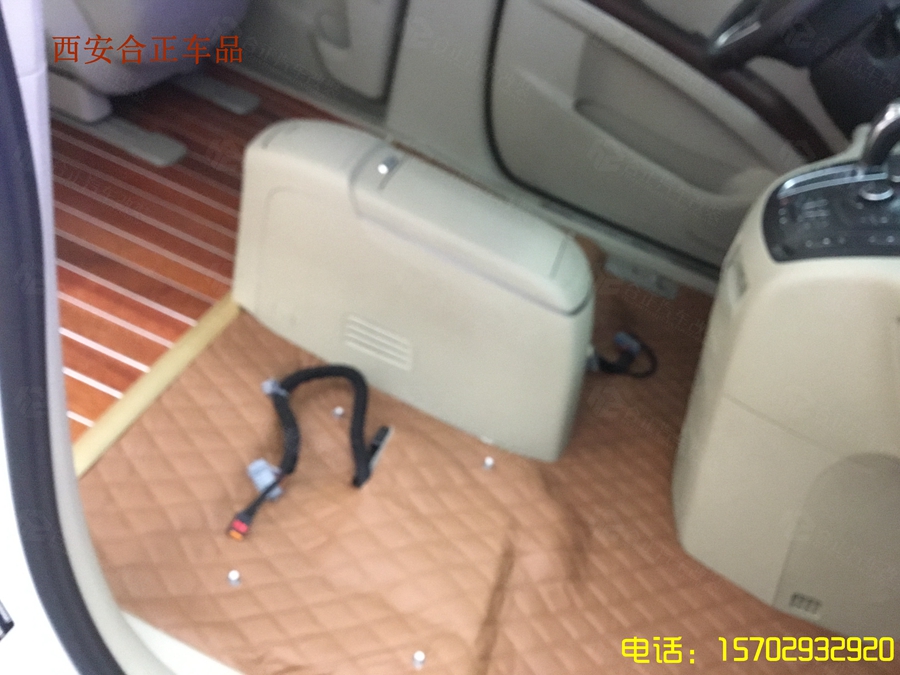 別克GL8木地板+軟包 (7).JPG
