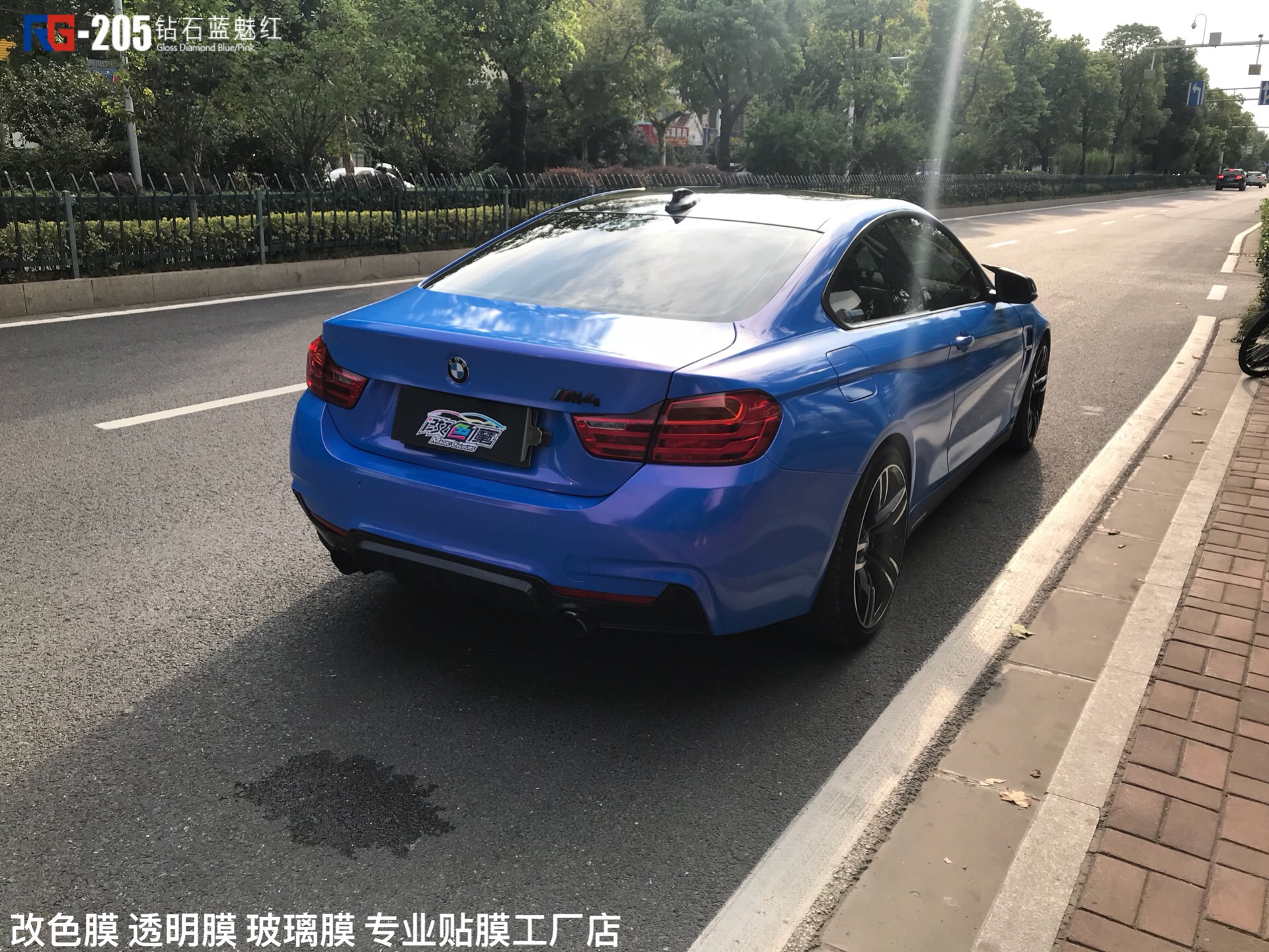 寶馬M4汽車(chē)改色,寶馬M4改色貼膜,寶馬M4車(chē)身改色,寶馬M4汽車(chē)改色加盟