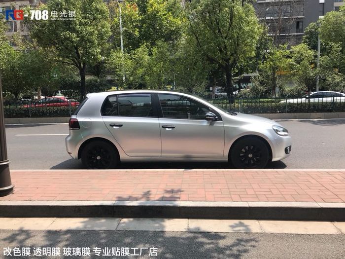 大眾高爾夫汽車改色,大眾車身改色,汽車改色加盟,RG瑞集汽車改色貼膜,汽車改色培訓(xùn)
