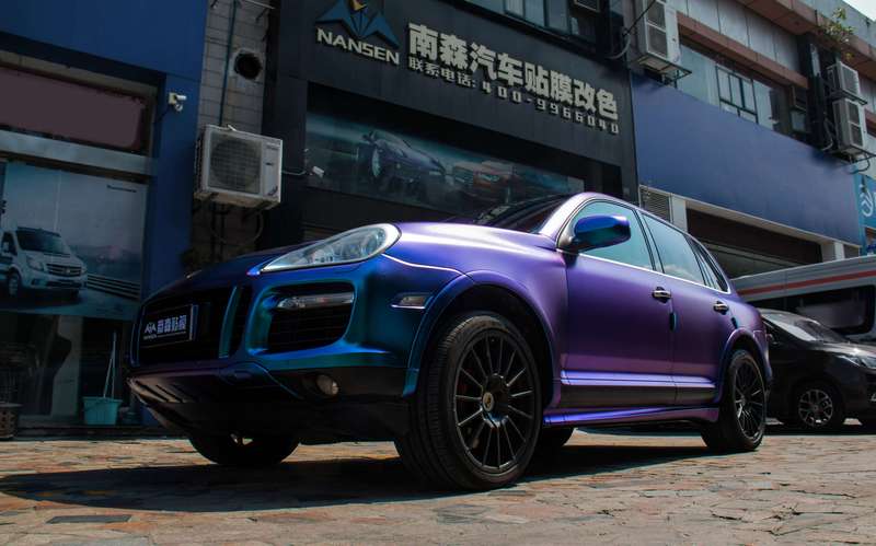 保時(shí)捷卡宴汽車(chē)改色,改色貼膜,車(chē)身改色,保時(shí)捷汽車(chē)改色加盟,南森改色貼膜,汽車(chē)改色培訓(xùn)