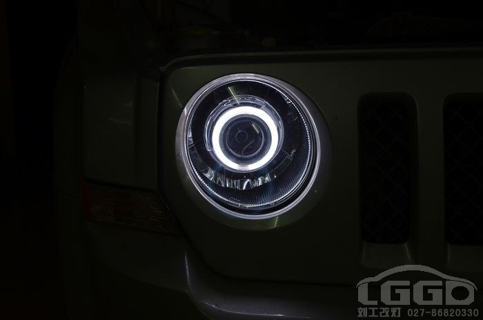 JEEP自由客車燈改裝升級(jí)海拉3雙氙透鏡