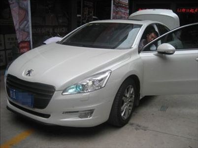 西安英皇汽車音響：標(biāo)致508后備箱倒模音響升級