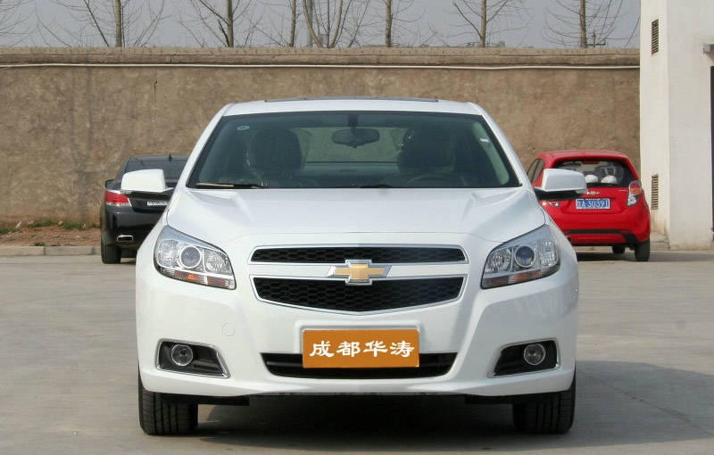 成都華濤邁銳寶汽車音響改裝JBL四門博亞隔音