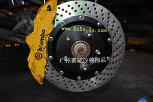 吉普牧馬人改裝意大利brembo前六后四剎車(chē)系統(tǒng)實(shí)例