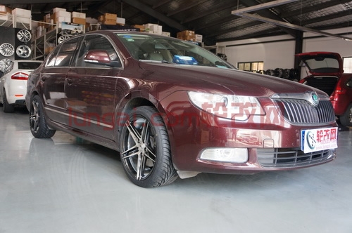 斯柯達(dá)昊銳改裝18寸輪轂