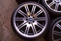 寶馬M3，鍛造、19寸前8J、ET47、后9·5J、ET27、5X120、