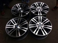 寶馬X5M：20 10J ET40 11J ET35、