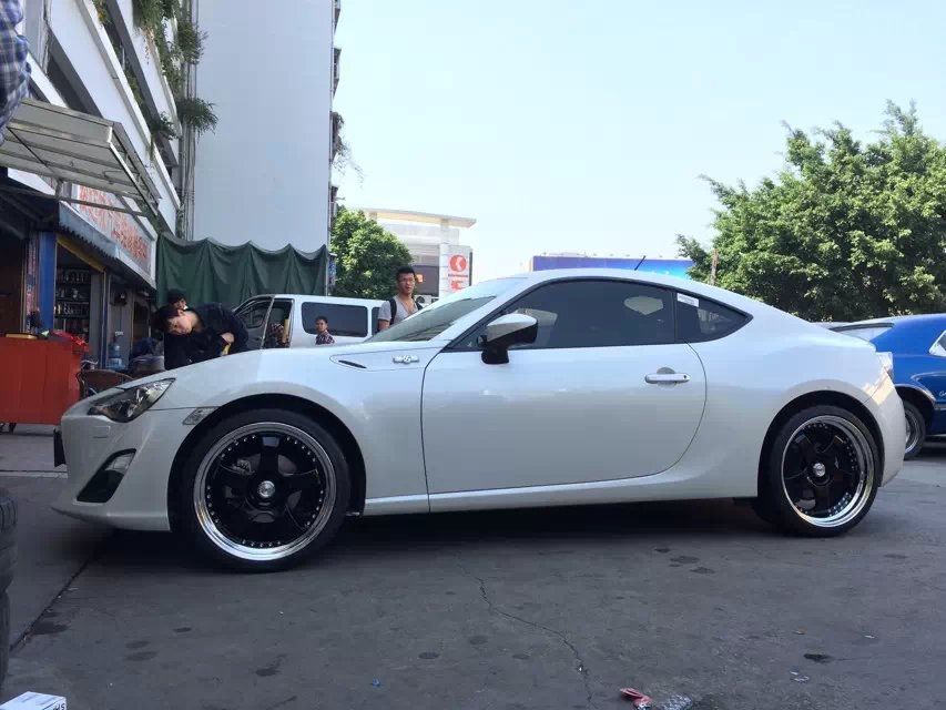 86、裝SSR，19寸。