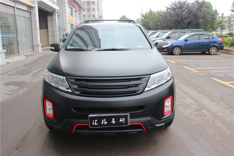 長沙汽車貼膜改色實體店 長沙車身改啞光膜 起亞索蘭托全車啞光黑  長沙汽車改裝