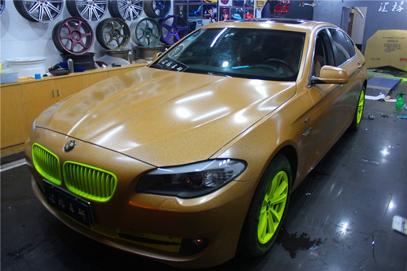 長沙汽車改色貼膜實(shí)體店 BMW525全車土豪金