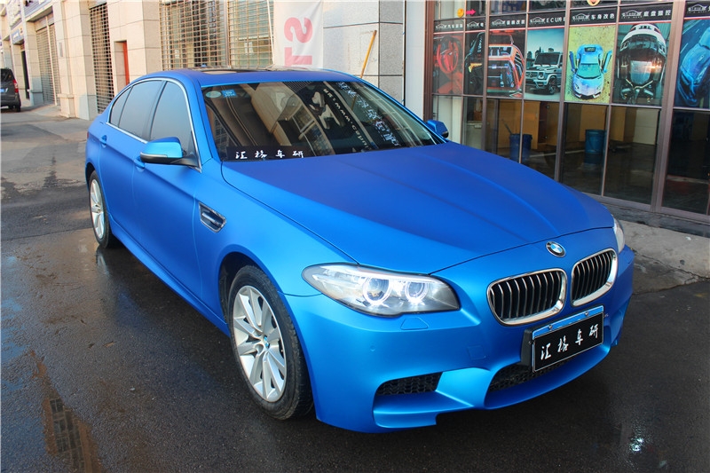 長沙汽車實體改裝店 長沙寶馬525Li汽車貼膜改色 長沙汽車貼紙