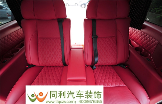 商務(wù)車(chē)具實(shí)用性強(qiáng)的設(shè)計(jì)，顛覆了商品包裝凌駕于實(shí)質(zhì)的年代