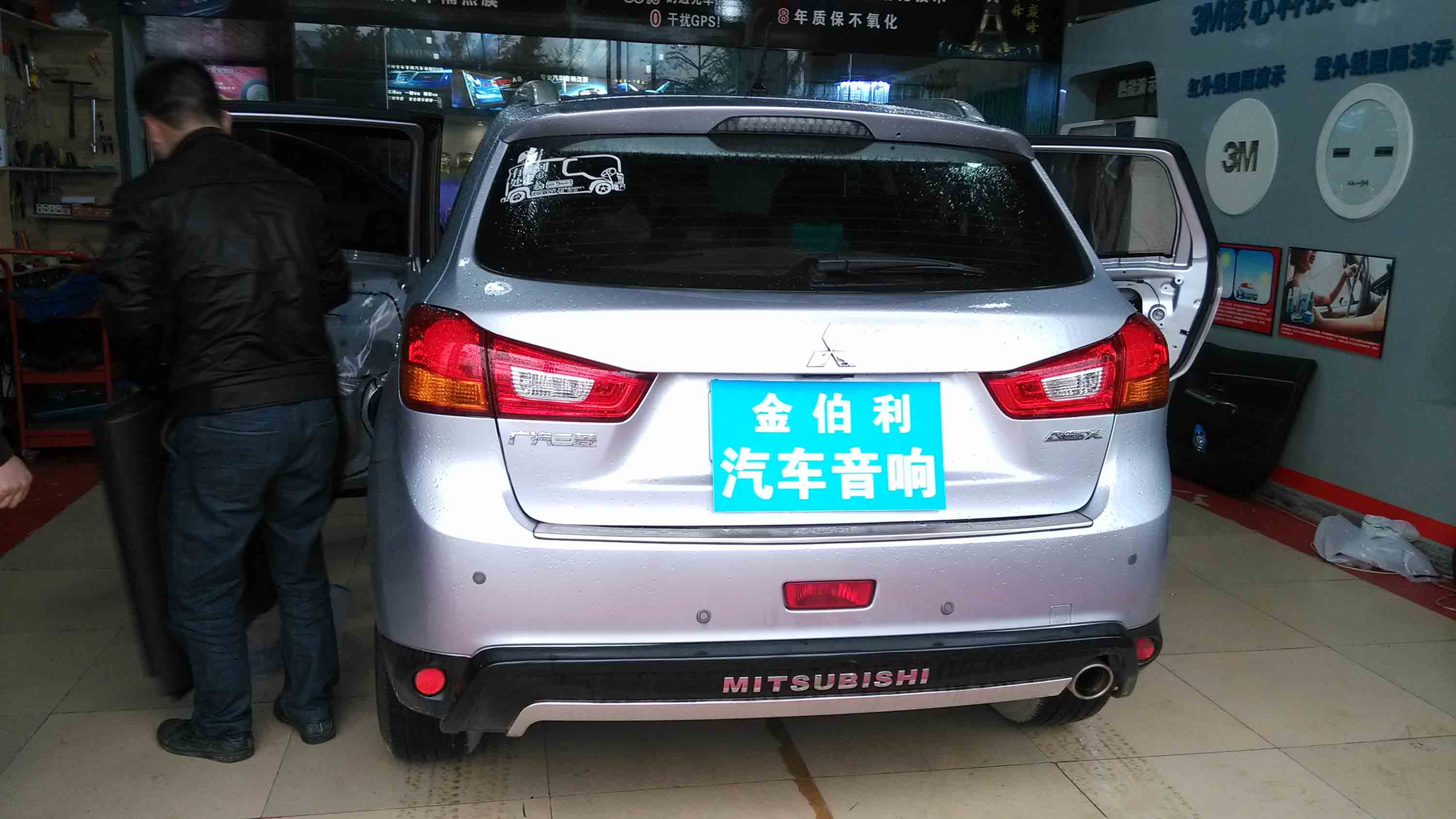 三菱勁炫改裝德國(guó)彩虹音響，必拓全車隔音