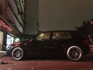 高爾夫，裝AME．18寸。