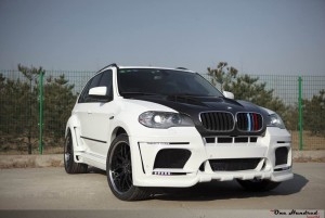 BMW X5 改装HAMANN宽体中出套件+Breyton 21寸轮毂+大珠光白