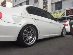 寶馬，裝RE30